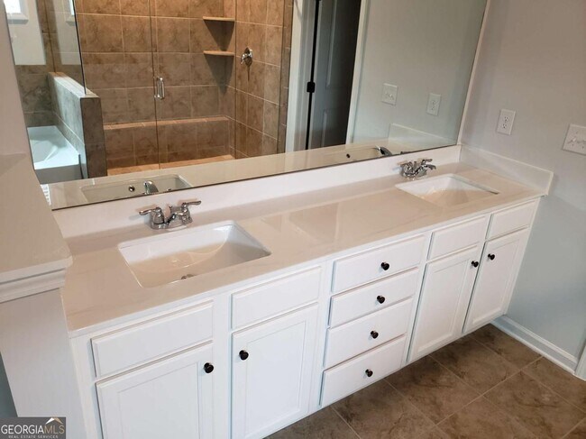 Building Photo - 4735 Watkins Wy