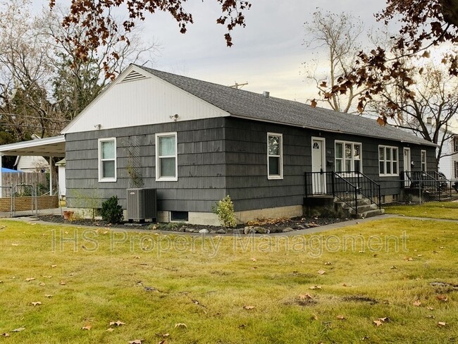 Building Photo - 426 Barth Ave