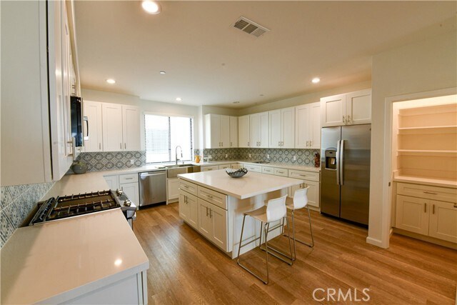 Building Photo - 15820 S Vermont Ave