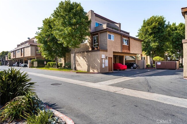 Building Photo - 16965 Bluewater Ln