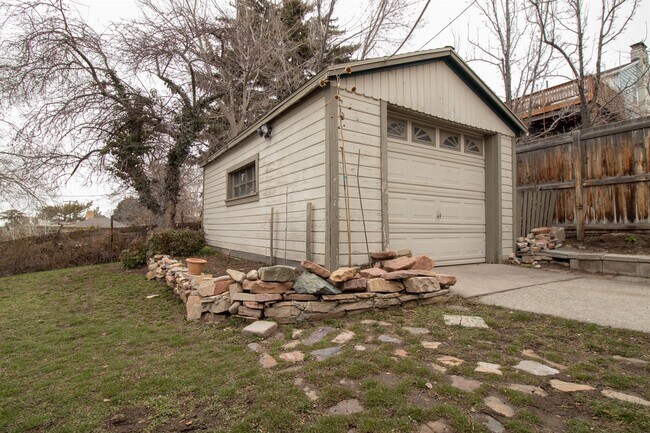 Building Photo - 575 I St