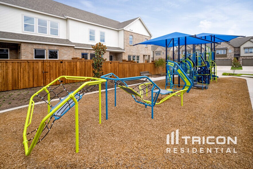 Building Photo - 5460 Sandstone Dr