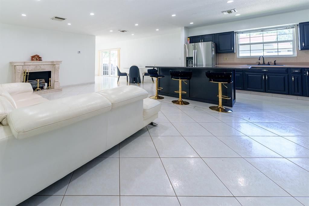 Building Photo - 2011 N 43rd Ave