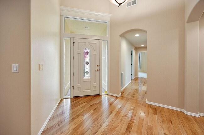 Building Photo - Alder Creek Estates Home available**Gated Community**Minutes from Rogue Regional Medical Center o...