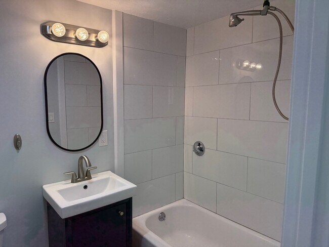 Building Photo - 68 North Ave