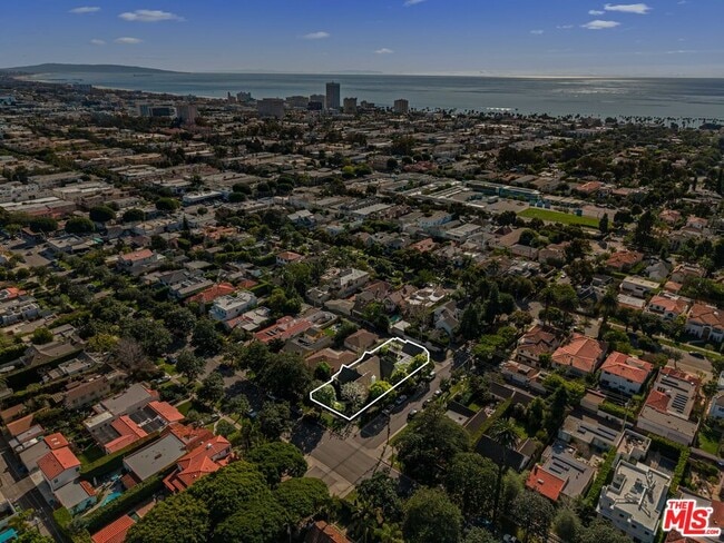 Building Photo - 602 11th St