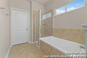 Building Photo - 611 Rose Spoonbill