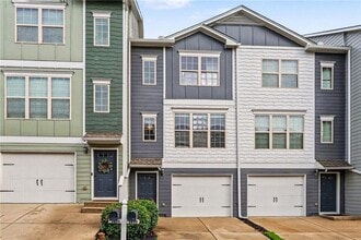 Building Photo - 3030 Liberty Way NW