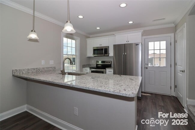 Building Photo - 3967 Newhall Dr NW