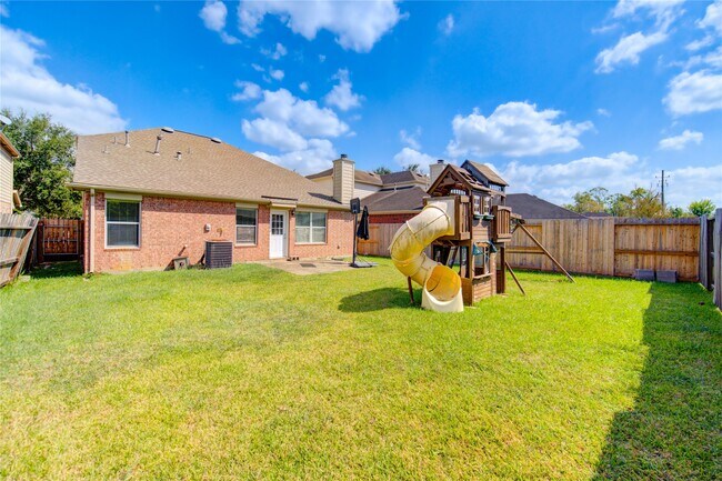 Building Photo - 5711 Kenwood