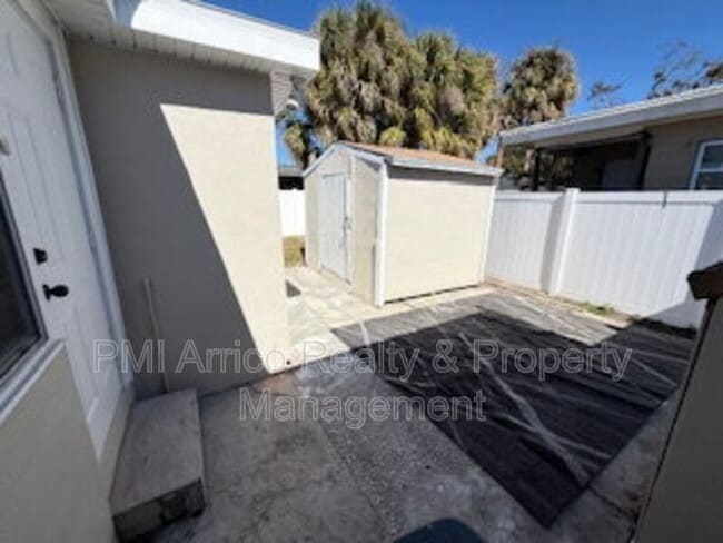 Building Photo - 2723 W State St