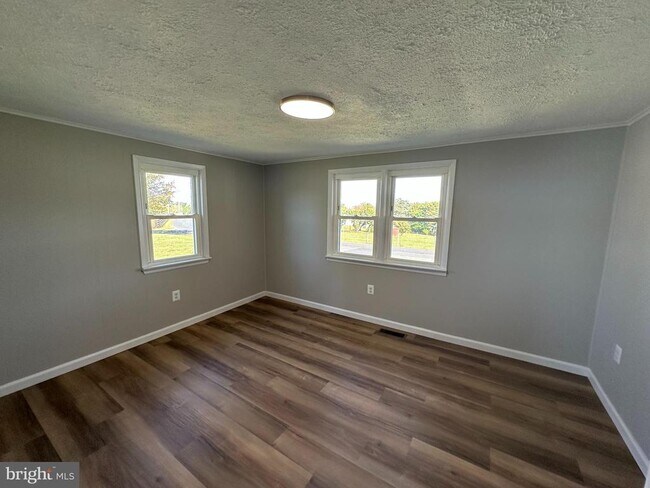 Building Photo - 938 Forrest Dr
