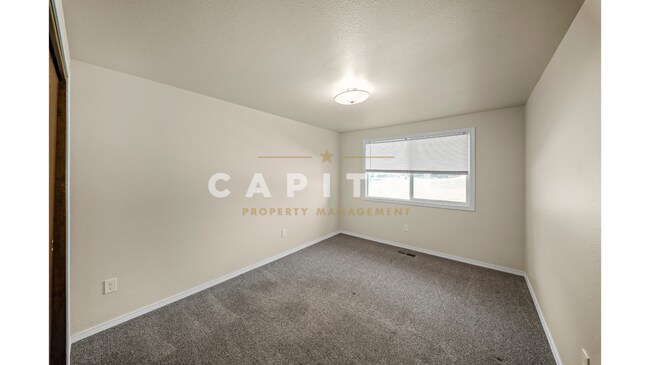 Building Photo - 6417 Congressional Dr SE