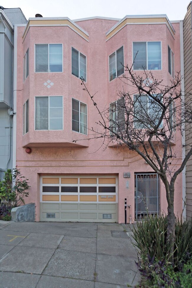 Building Photo - 1269 3rd Ave