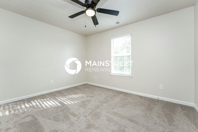 Building Photo - 4 Bedroom Pet-Friendly Home in Lithonia, G...