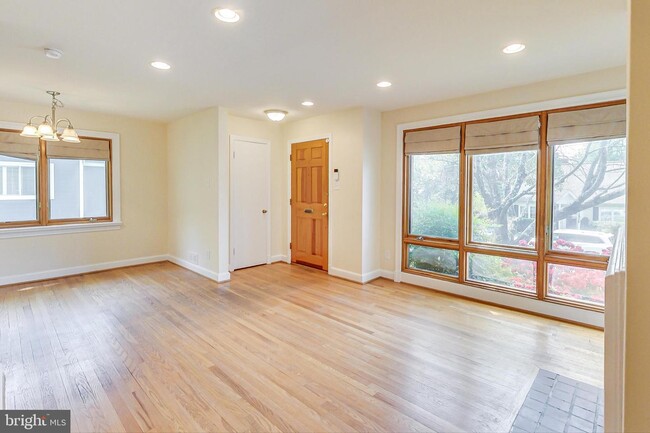Building Photo - 4709 Edgefield Rd