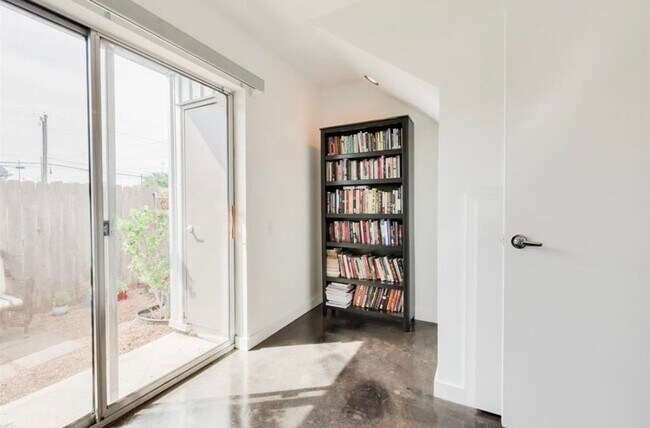 Building Photo - Immaculate 2-Story Urban Loft Townhome wit...