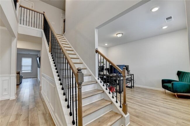 Building Photo - 115 Eleanora Pk