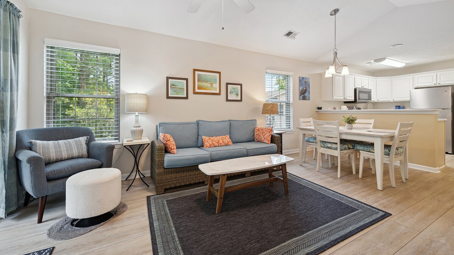 Building Photo - 562 Blue Stem Dr