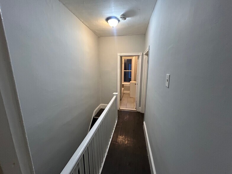 Building Photo - 4545 N Hicks St