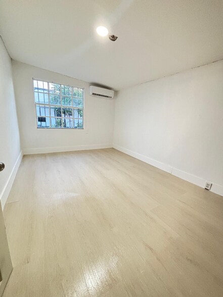 Building Photo - 2035 NW 26th St