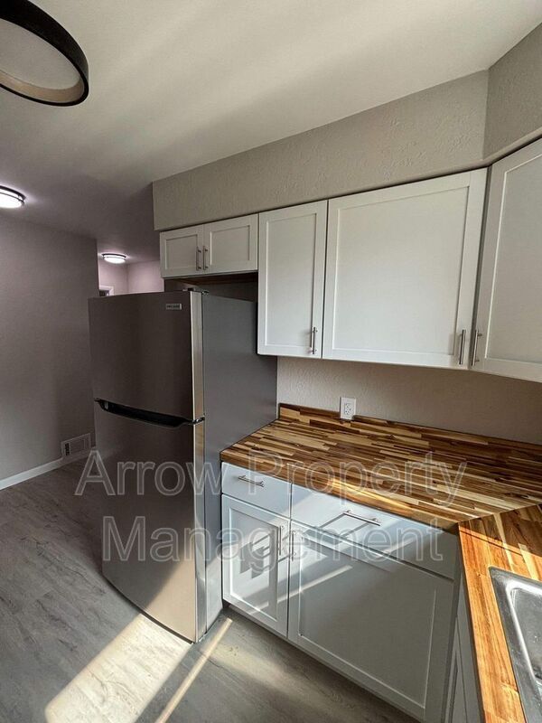 Building Photo - 704 N 26th St