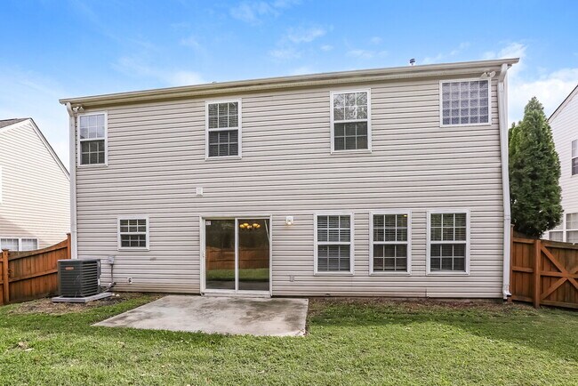 Building Photo - 8810 Laurel Run Dr