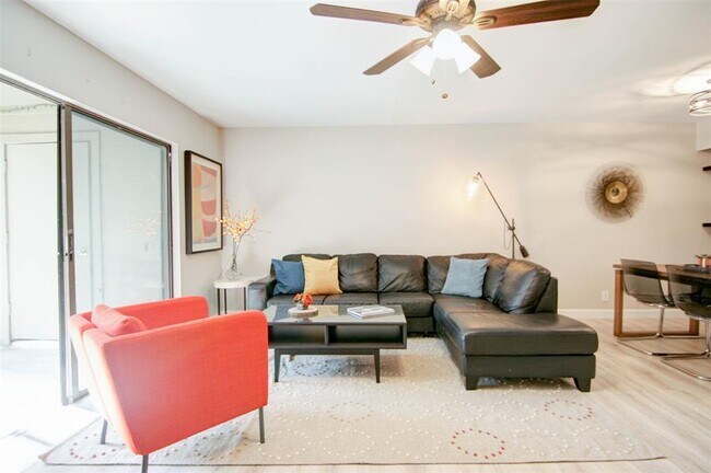 Building Photo - 1135 Barton Hills Dr