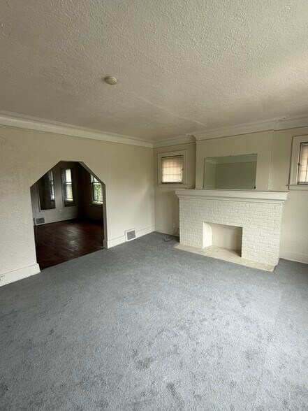 Building Photo - 3244 Tuxedo St