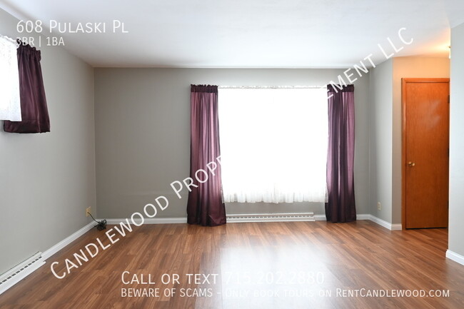 Building Photo - Pet Friendly 3 Bedroom Single Family Home ...