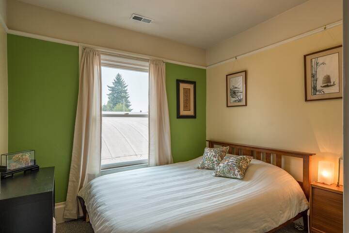 Bedroom - 1704 Southeast Ankeny Street