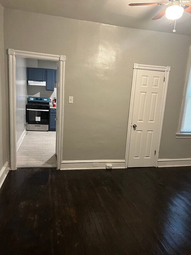 Building Photo - 1102 Morton Ave