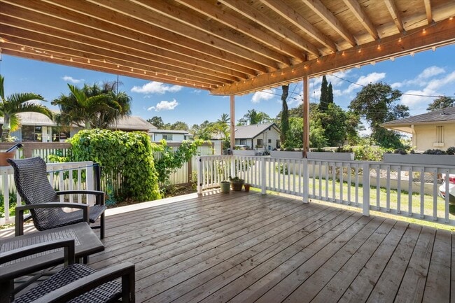 Building Photo - 36 Pokoa Pl