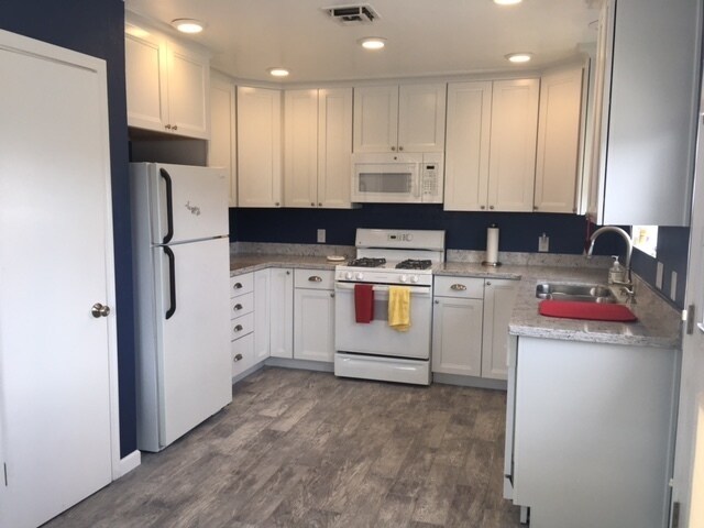 Building Photo - 6650 Harris Dr