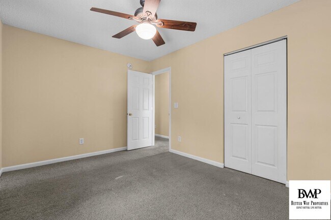 Building Photo - 233 Rosebrook Dr