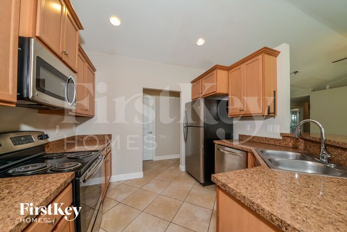 Building Photo - 3508 Donahue Ave