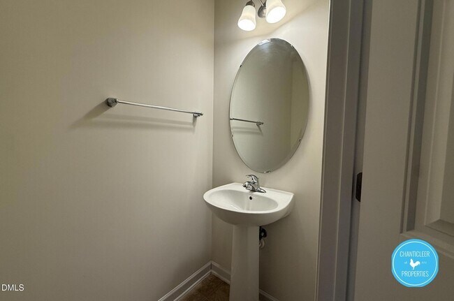 Building Photo - 49 E Grove Point Dr