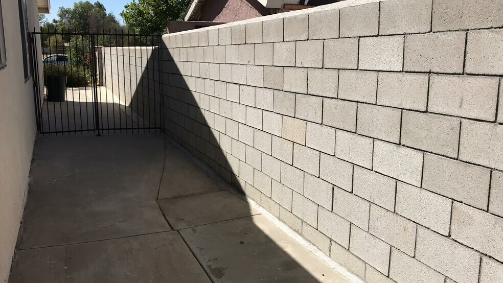 Building Photo - 24312 Dunlavy Ct