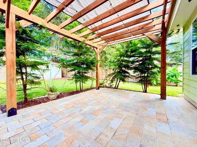 Building Photo - 10373 Windfern Ct N
