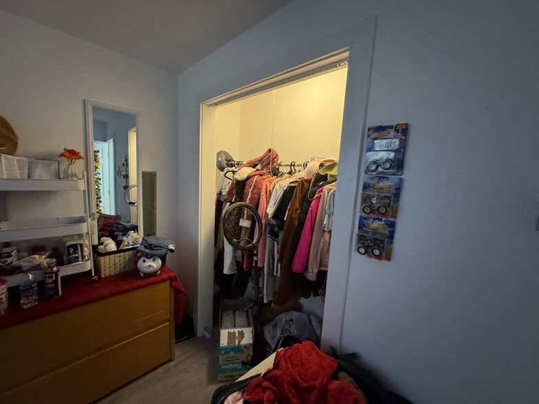 Building Photo - 235 E Olive St