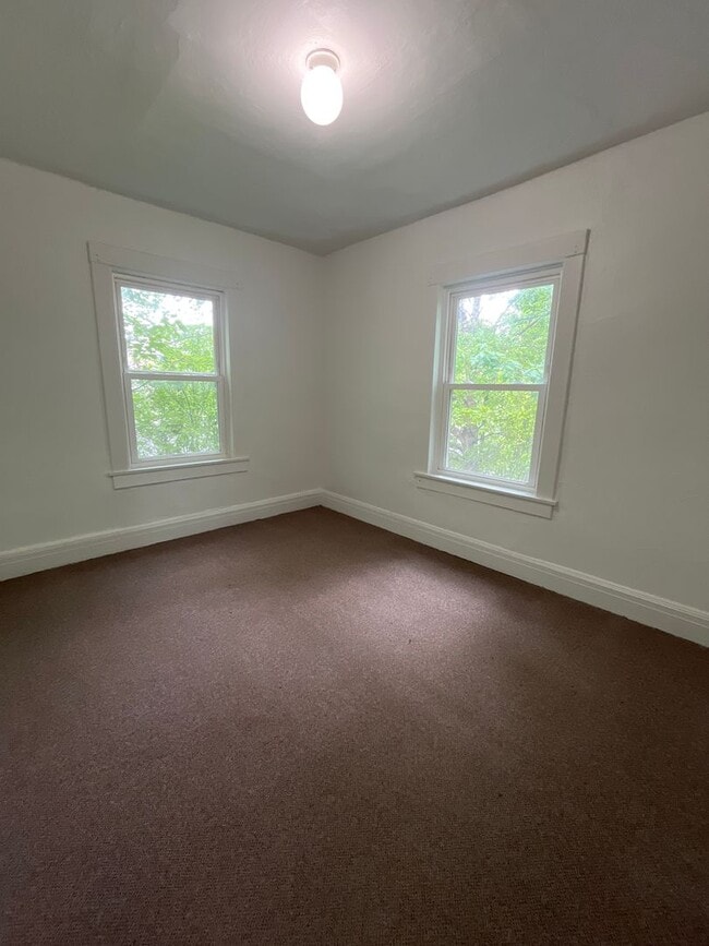 Building Photo - 3 Br 1 Bath Twin Home available in Bethlehem