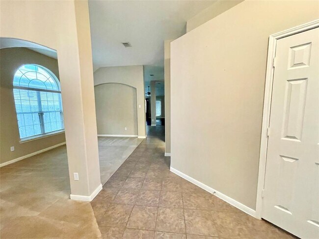 Building Photo - 6014 Conroy Pointe Ln