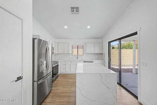 Building Photo - 16813 N 113th Ave