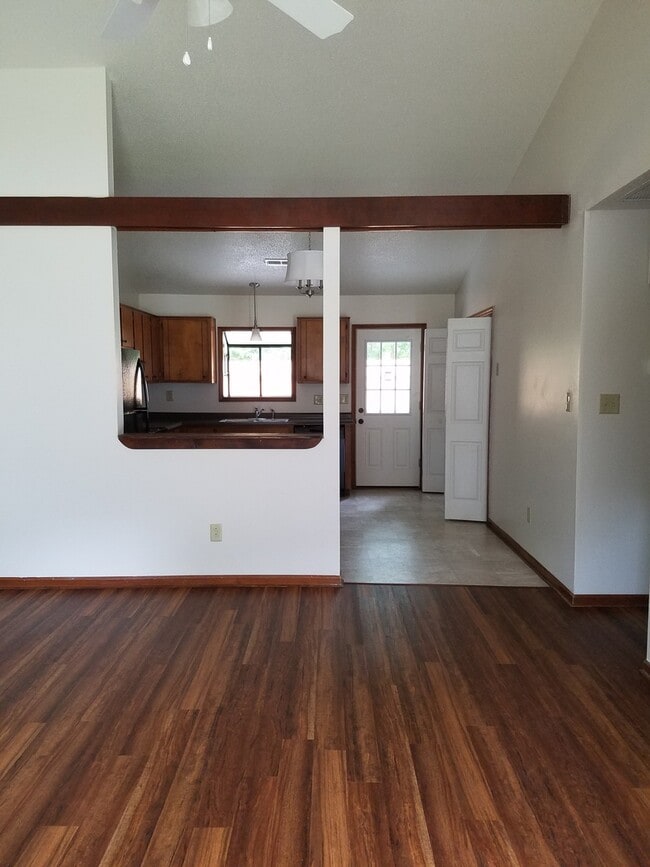 Building Photo - Right in the middle of the city!!!