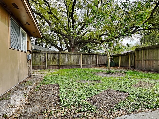 Building Photo - 11923 Medicine Bow Cir