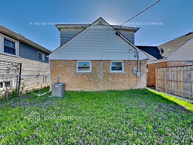 Building Photo - 1816 N 38th Ave