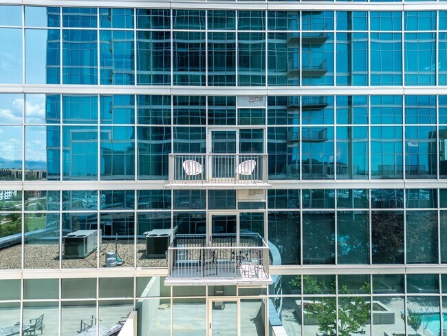 Building Photo - Glass House 1 Bed 1 Bath High Rise Condo w/ Mountain & City Views!!