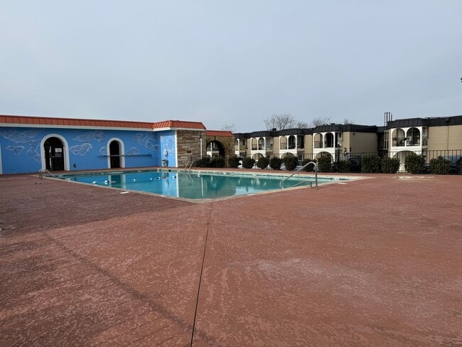 Building Photo - 5709 Lyons View Pike