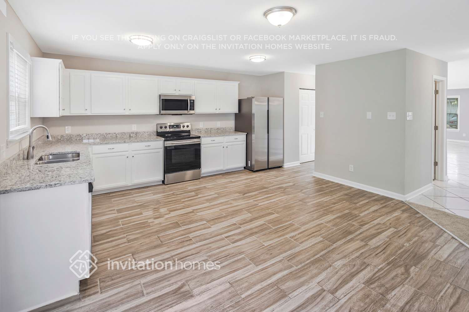 Building Photo - 13945 Pinyon Pine Ln