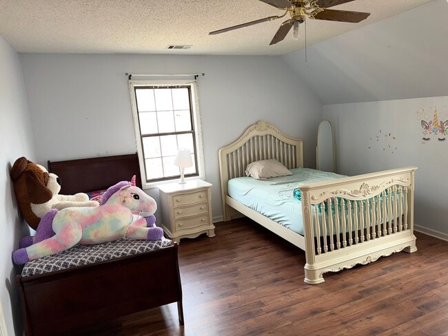 Building Photo - 945 Keys Ferry Rd